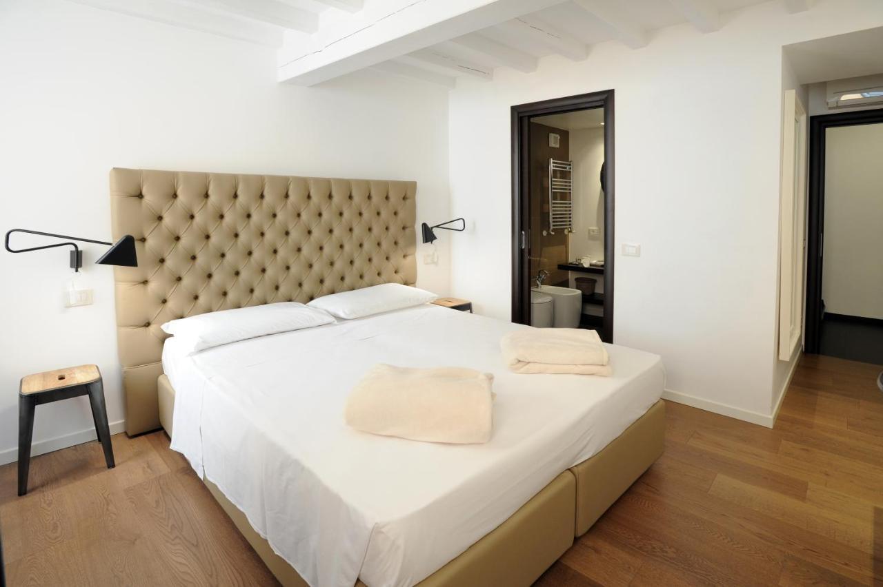 Opera 11 R&B Bed and Breakfast Parma Buitenkant foto